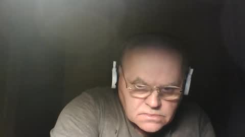 Snapshot of guyboy73 chatting on September 16, 2:35 am guyboy73 online show from September 16, 2:35 am