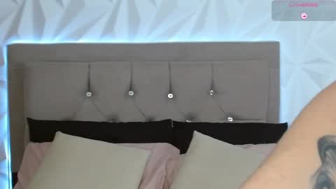 Gwen Drew online show from October 21, 12:54 pm