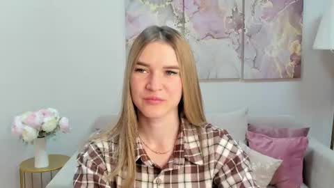 gwensmitt online show from June 24, 9:33 pm