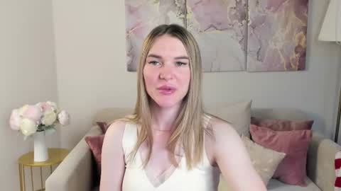 gwensmitt online show from June 22, 3:25 am