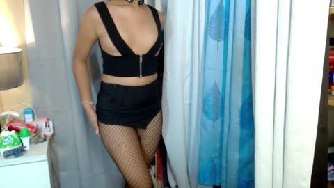gwyneth_licious online show from May 12, 5:00 pm