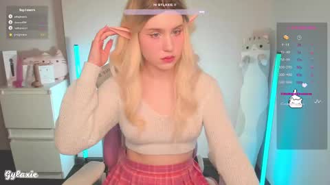 Snapshot of gylaxie chatting on March 1, 8:56 am online show from March 1, 8:56 am