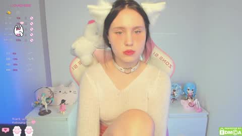 Snapshot of gylaxie chatting on December 11, 11:51 am online show from December 11, 11:51 am