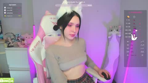 Snapshot of gylaxie chatting on February 16, 2:21 pm online show from February 16, 2:21 pm