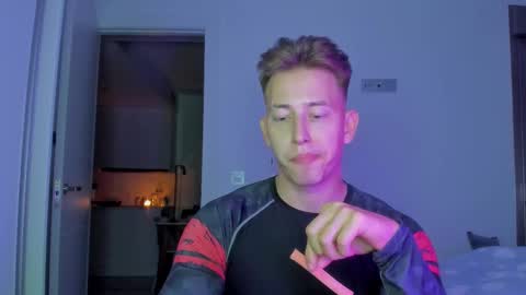 Oliver online show from December 22, 9:43 pm