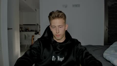 Oliver online show from April 9, 5:18 pm