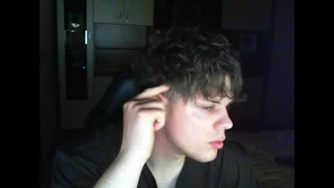 gymguy0505 online show from April 16, 9:39 pm