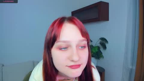 Kelly  Lilly online show from November 14, 6:43 pm