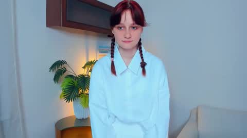 Snapshot of h0lyangel chatting on September 12, 7:05 pm Kelly Lilly online show from September 12, 7:05 pm