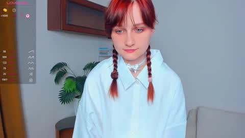 Snapshot of h0lyangel chatting on September 20, 6:44 pm Kelly Lilly online show from September 20, 6:44 pm