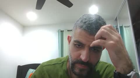 Snapshot of h0nest84 chatting on February 14, 6:23 am h0nest84 online show from February 14, 6:23 am