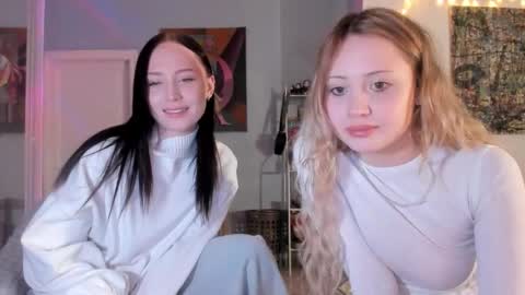 Ashleyblonde Ellies brunnette online show from December 16, 11:55 pm