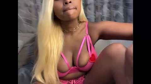 Snapshot of h_o_t_goddess chatting on October 19, 10:25 pm h_o_t_goddess online show from October 19, 10:25 pm