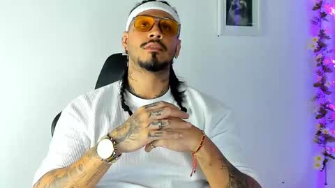 hache222 online show from February 17, 9:00 pm