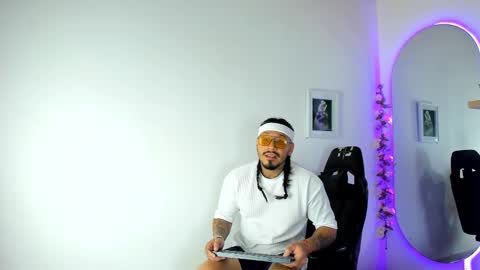 hache222 online show from February 18, 12:37 am