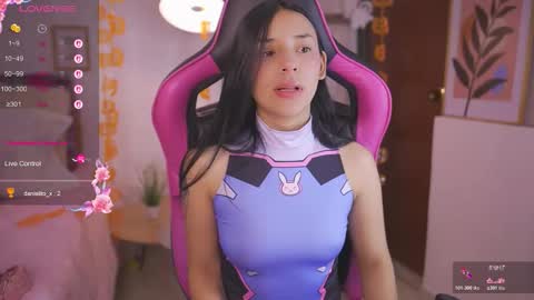 Hade online show from October 20, 6:46 pm