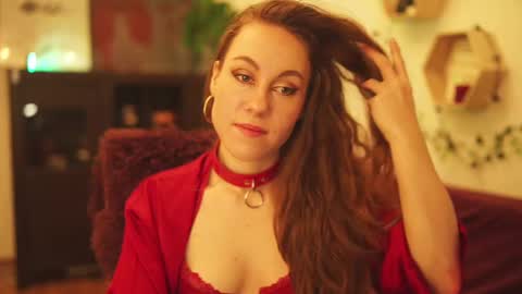 hahayessihaveone online show from December 18, 7:41 pm