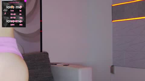 Snapshot of hailey_peach chatting on March 9, 6:11 pm HaileyPeach online show from March 9, 6:11 pm