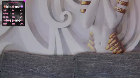 Snapshot of hailey_peach chatting on February 27, 9:14 pm HaileyPeach online show from February 27, 9:14 pm