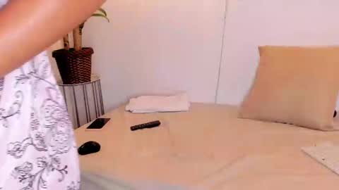 Hailey Thompson online show from September 22, 3:05 pm