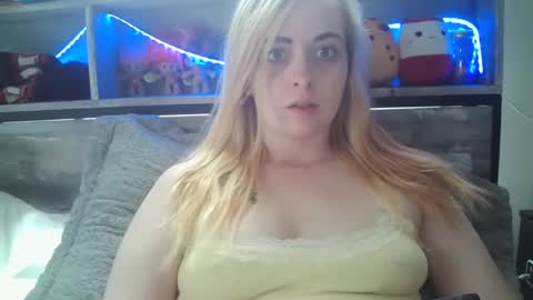 Snapshot of haileyakuma69 chatting on March 3, 8:00 pm Hailey and d online show from March 3, 8:00 pm