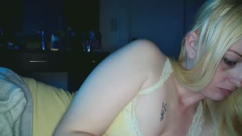 Snapshot of haileyakuma69 chatting on October 2, 12:31 am Hailey and d online show from October 2, 12:31 am