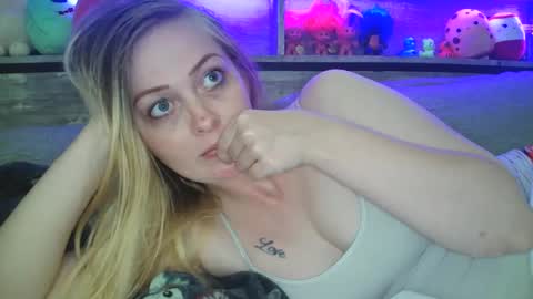 Snapshot of haileyakuma69 chatting on September 11, 10:11 pm Hailey and d online show from September 11, 10:11 pm
