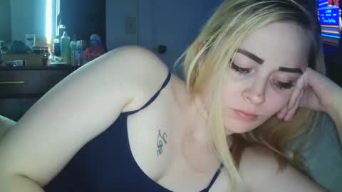 Snapshot of haileyakuma69 chatting on February 16, 11:16 pm Hailey and d online show from February 16, 11:16 pm