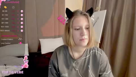 Snapshot of haileyfoxy chatting on March 1, 6:24 am Hailey online show from March 1, 6:24 am