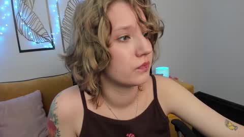 Snapshot of haileyfoxy chatting on September 11, 8:48 am Hailey online show from September 11, 8:48 am