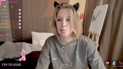 Snapshot of haileyfoxy chatting on March 1, 12:34 pm Hailey online show from March 1, 12:34 pm