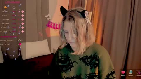 Snapshot of haileyfoxy chatting on March 5, 8:10 am Hailey online show from March 5, 8:10 am
