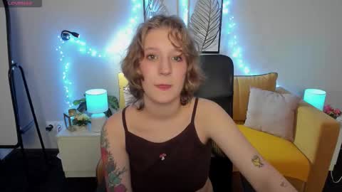 Snapshot of haileyfoxy chatting on September 19, 8:51 am Hailey online show from September 19, 8:51 am