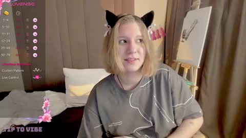 Snapshot of haileyfoxy chatting on March 1, 9:29 am Hailey online show from March 1, 9:29 am