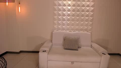 Hailey online show from March 18, 12:00 pm