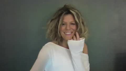 Hailey online show from April 10, 5:39 pm