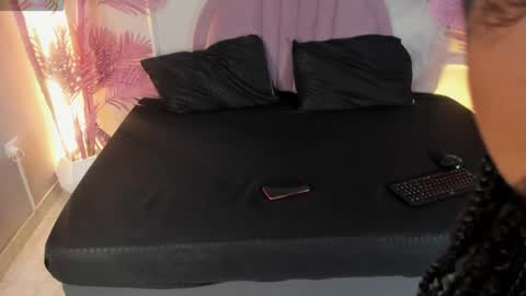 haileysans online show from April 20, 3:42 am