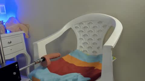 haileysans online show from March 25, 11:39 am