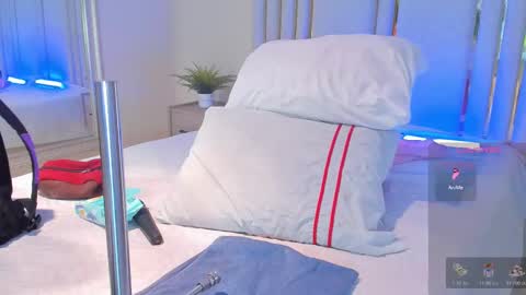 haileystonei online show from September 23, 11:26 am