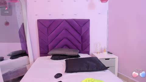 haileystonei online show from February 26, 12:27 pm