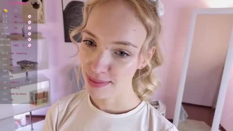 Lylu online show from December 19, 10:38 pm