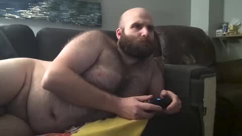 Snapshot of hairiestbear chatting on February 8, 6:33 am Hairiest Bear online show from February 8, 6:33 am