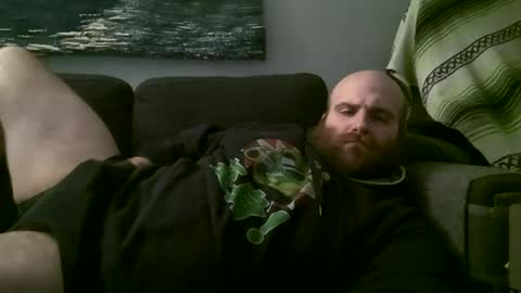 Snapshot of hairiestbear chatting on December 11, 5:21 am Hairiest Bear online show from December 11, 5:21 am