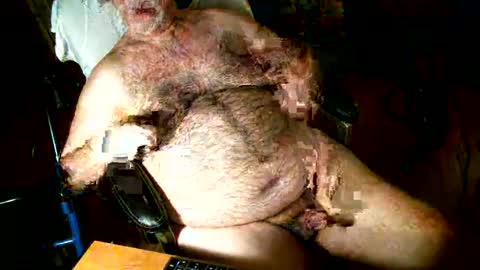 hairybear813 online show from January 6, 5:41 am