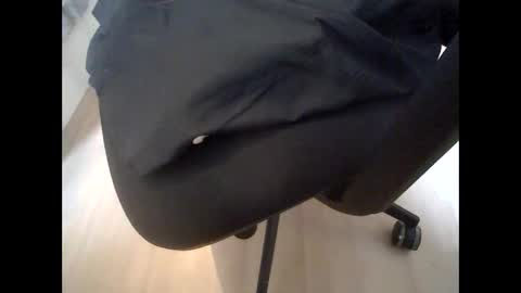 Snapshot of hairyman007 chatting on January 23, 10:22 am hairyman007 online show from January 23, 10:22 am