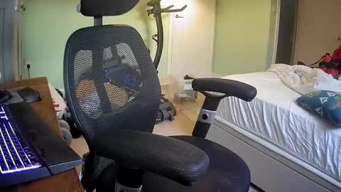 HairySteve online show from October 27, 7:19 am