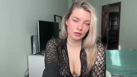 Snapshot of haley_rune chatting on February 20, 10:05 am haley_rune online show from February 20, 10:05 am