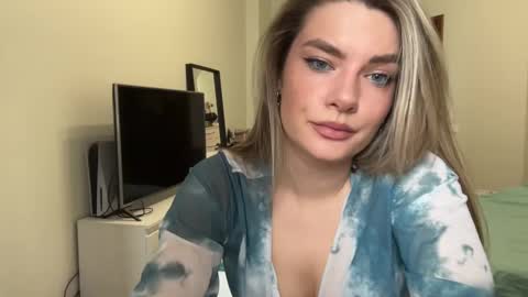Snapshot of haley_rune chatting on February 13, 11:06 am haley_rune online show from February 13, 11:06 am