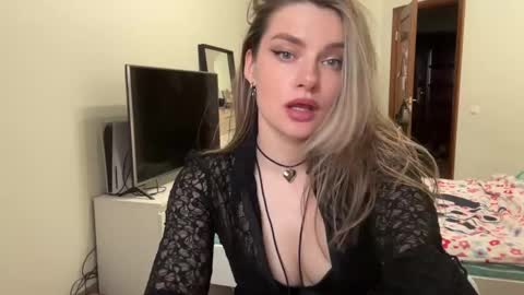 Snapshot of haley_rune chatting on February 24, 3:09 pm haley_rune online show from February 24, 3:09 pm