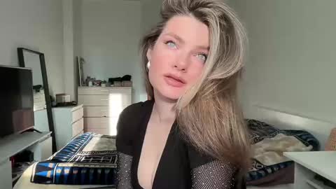 Snapshot of haley_rune chatting on February 5, 9:36 am haley_rune online show from February 5, 9:36 am